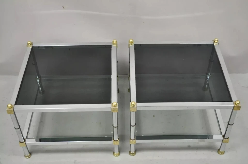 Mesas auxiliares cuadradas de cromo y latón estilo Maison Jansen Hollywood Regency - un par Foto 3 de 4