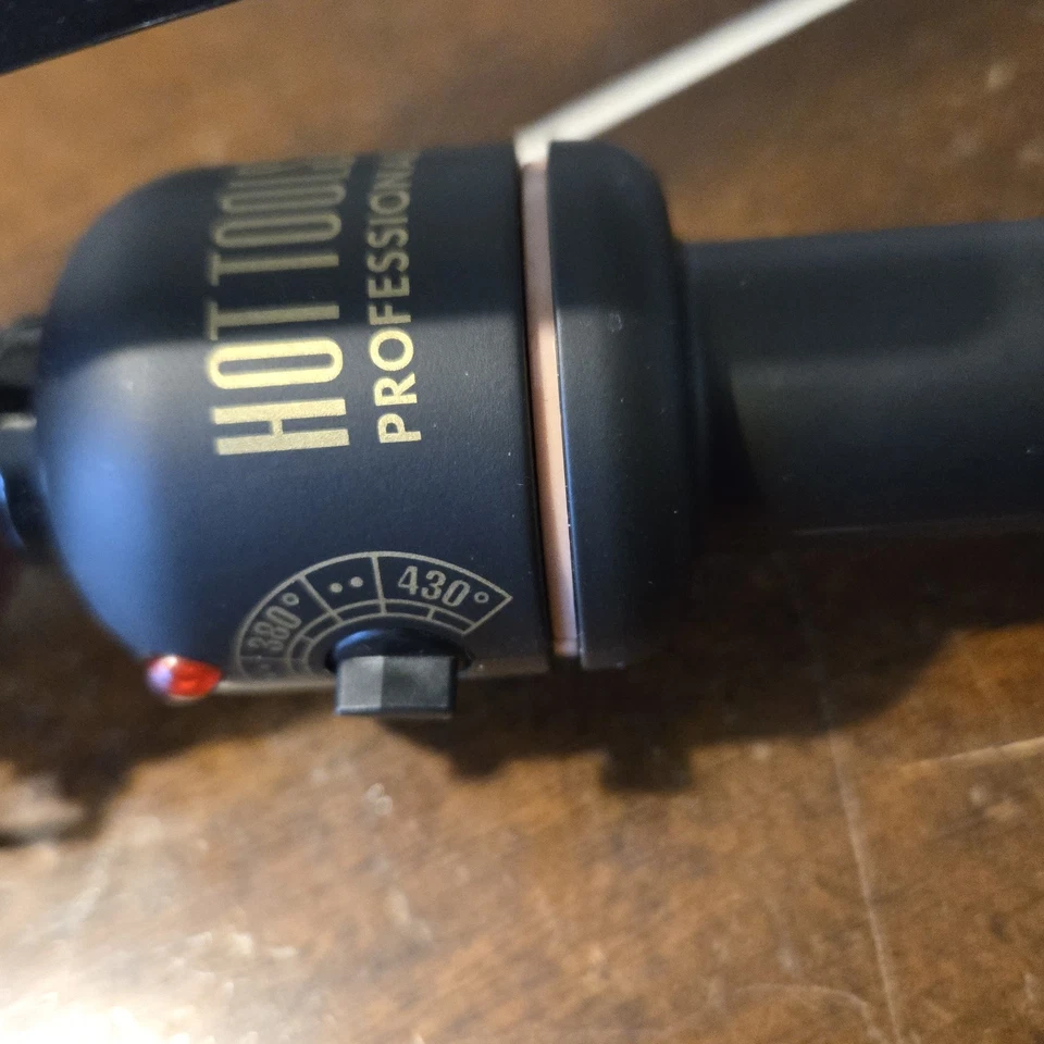 Ferro de ondulação Hot Tools profissional cerâmica turmalina 1-1/4 modelo 2110 testado - Imagem 3 de 4