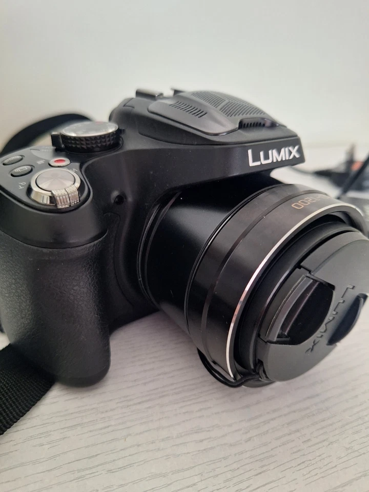 Panasonic Lumix DMC-FZ72, photo 1 of 5