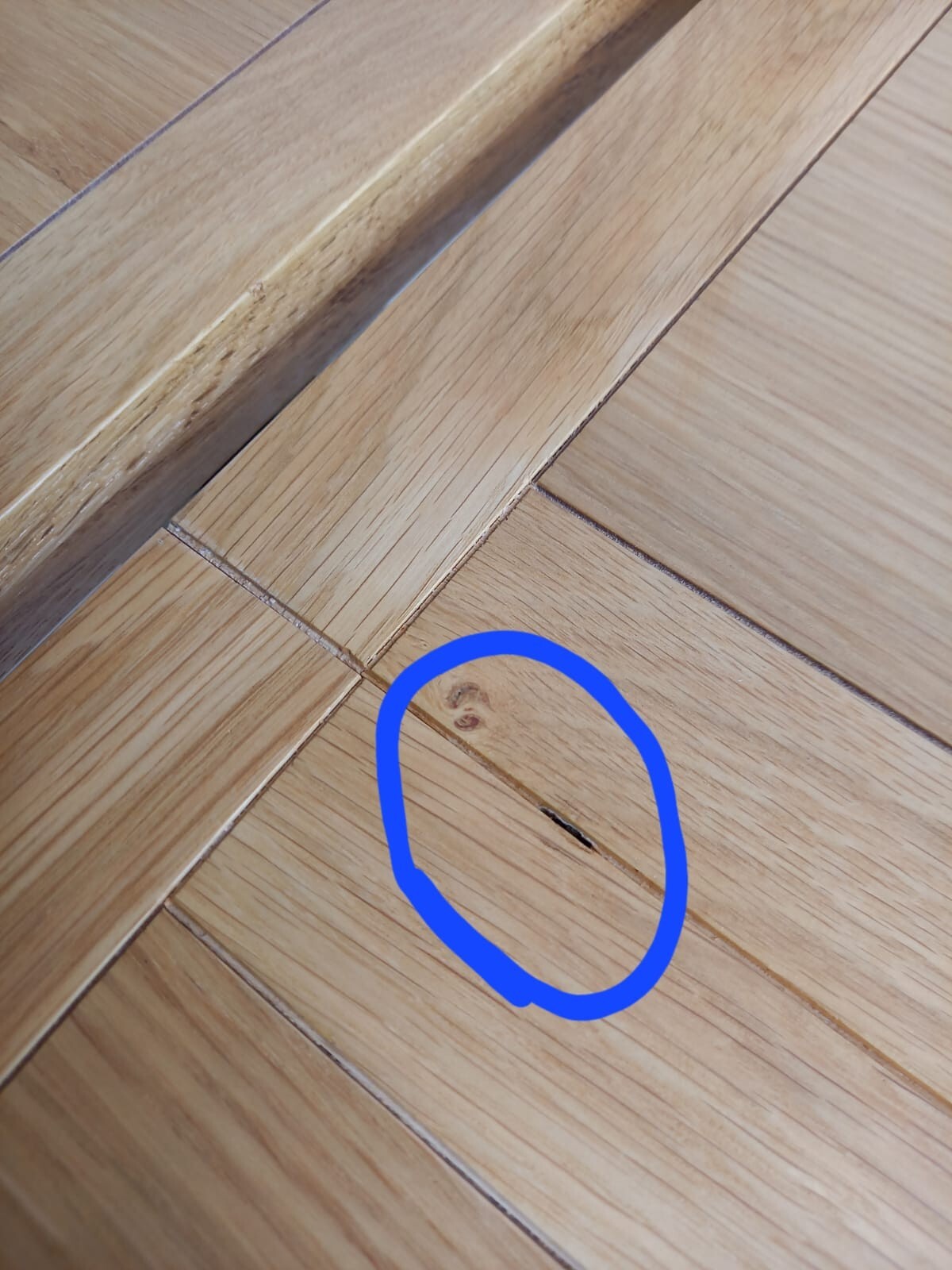 Cotswold Cream Medium Dining Table Oak Top Slight Seconds 68 Seater