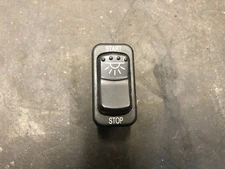 Peterbilt 387 DOME LIGHT Dash/Console Switch - Used | P/N P276131