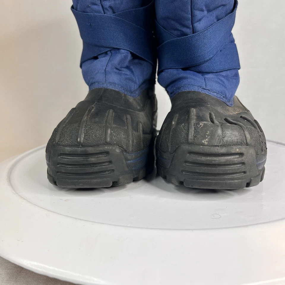 Botas de nieve Thermolite C9 By Champion para niños talla 5,5 negras y azules usadas en excelente estado (mujeres 7,5) Foto 3 de 4