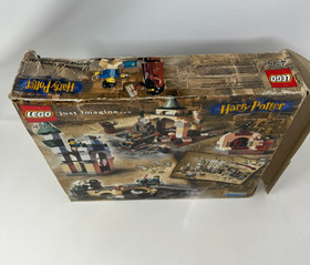 LEGO Harry Potter 4714 Gringott's Bank  w/Instructions & Box