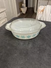 VINTAGE PYREX TURQUOISE SNOWFLAKE 1 1/2 QUART CASSEROLE DISH & LID