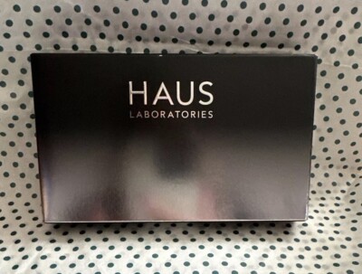 HAUS BEAUTY -  GLAM ROOM NO 1, 10 EYESHADOWS PALETTE ''FAME'' By LADY GAGA NIB