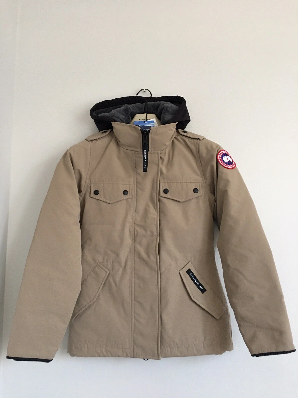 GIACCA PARKA CANADA GOOSE BURNETT TAN CON CAPPUCCIO BIANCO PIUMINO ANATRA NUOVA CON ETICHETTE TAGLIA XXS