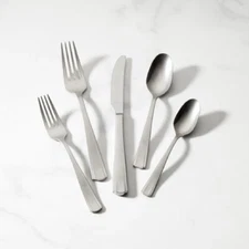 Lenox FRENCH PERLE SCALLOP VINTAGE - 18/10 Stainless 65pc. Flatware Set