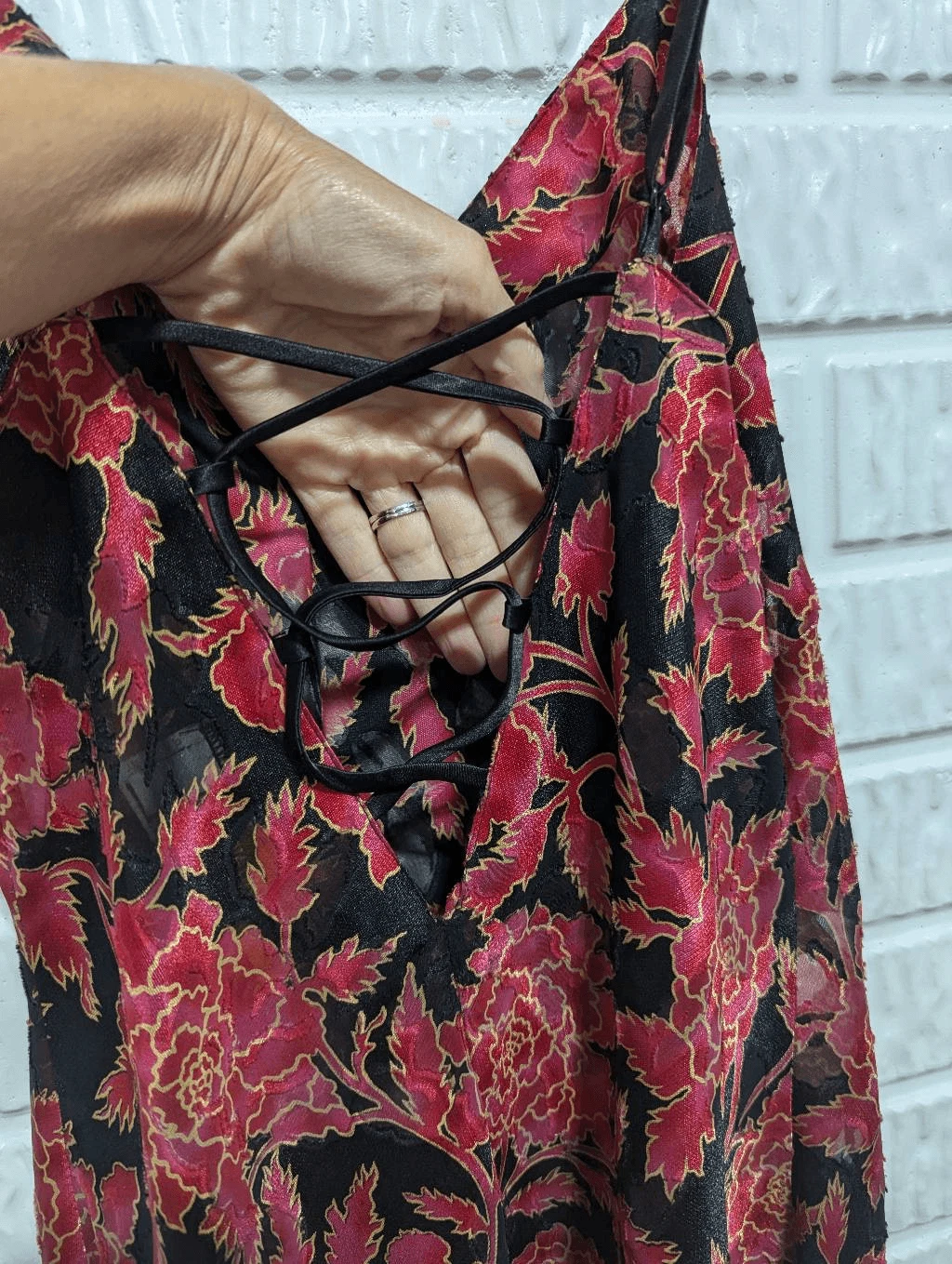 UNDERCOVER Abito da notte corto Victoria's Secret donna rosso e nero floreale senza maniche Peti