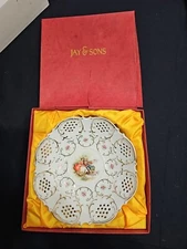 VINTAGE JAY & SONS VICTORIAN-STYLE DECORATIVE BOWL Courting Couple Fishing W/Box