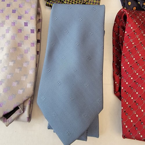 Lot of 6 Multi Brands Men's Ties 100% Silk Express,Axcess,Pierre Cardin and More - Picture 6 of 12