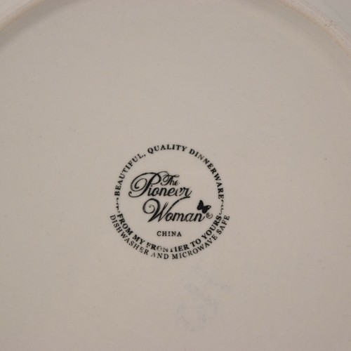 2 Pioneer Mujer Paige Lino Blanco 8" Ensalada Postre Plato Cuentas Vieira Granja - Imagen 6 de 10