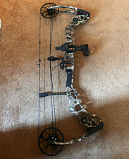 Mathews NO CAM HTR Compound Bow  w/ Sight , Arrow Rest, quick release Quiver
