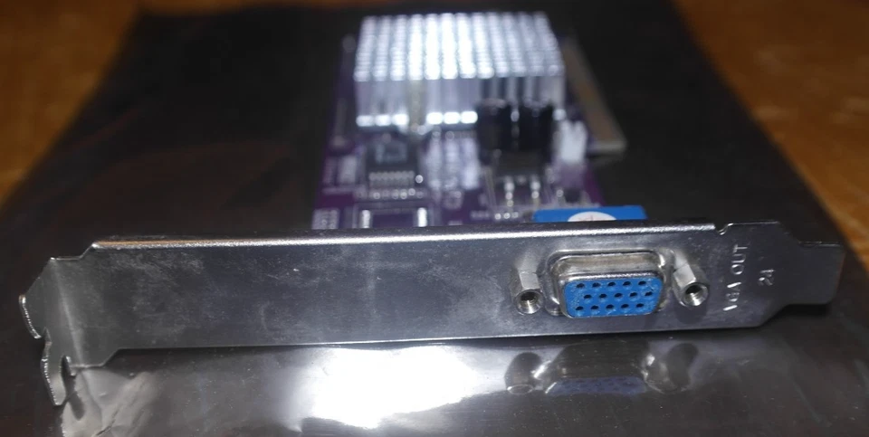 Video graphics card PALIT Daytona nVidia GeForce2 MX400 64MB  AGP universal VGA - Image 4 of 4