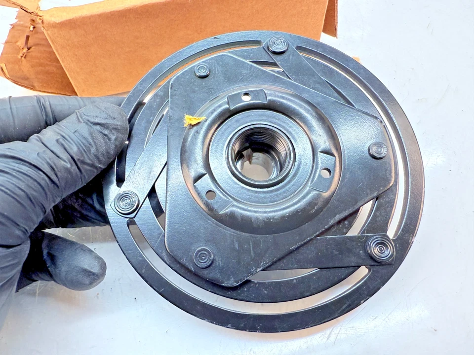 Оригинальная дисковая муфта компрессора кондиционера 1993 - 1995 GMC Chevy C1500 C2500 K1500 C3500 C29 - Изображение 3 из 4