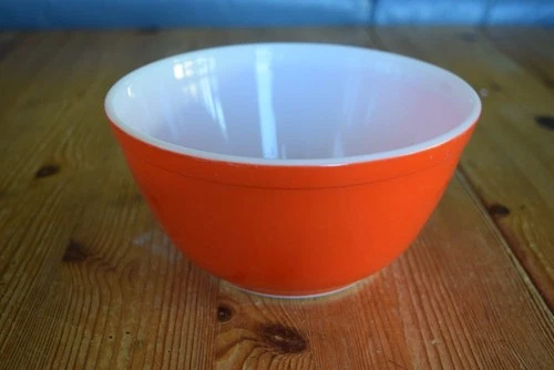 PYREX Red Mixing Bowl 1-1/2 Quart Model #402 Primary Color Mixing Bowl