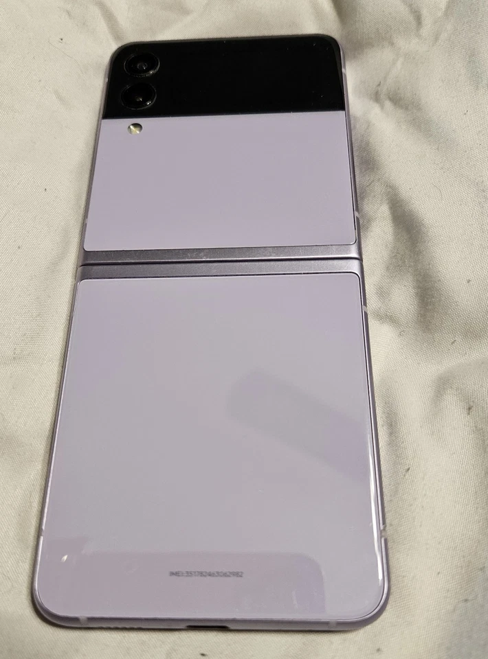 Samsung Galaxy Unlocked Z FOLD 3 128gb  5G - Image 3 of 4