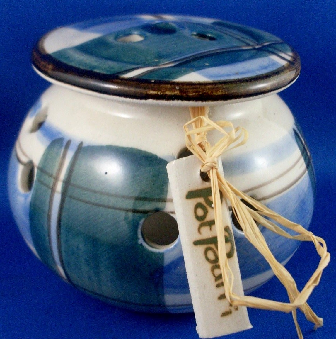 ROBERT GORDON AUSTRALIA Pottery PotPourri Holder w/Lid Collectable In