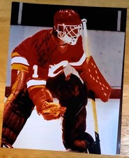 Pat Riggin signed photo 8x10 Calgary Flames