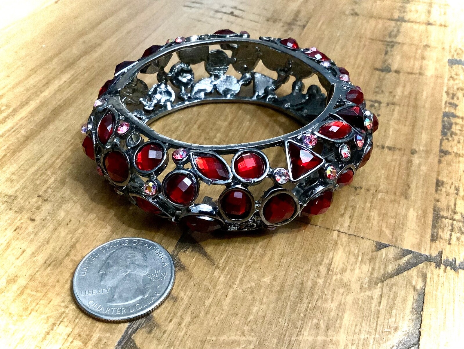 VINTAGE 1950s RUBY RED HINGED BANGLE BRACELET w/ … - image 2