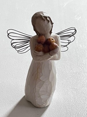 WILLOW TREE ''GOOD HEALTH'' VINTAGE 2003 COLLECTIBLE 5'' FIGURINE ANGEL WITH APPLES