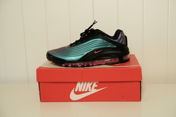  Nike Air Max Deluxe Throwback Future