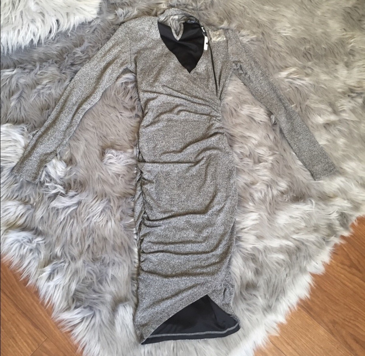 Robe Fourreau Mini BARDOT Alex Grise Col V Manches Longues Taille 6/S - Neuf Avec étiquettes
