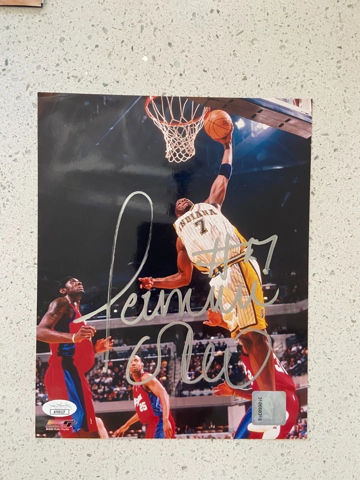 FOTO 8X10 FIRMADA POR JERMAINE ONEAL INDIANA PACERS PELEA PISTONES PALACIO JSA Foto 3 de 3