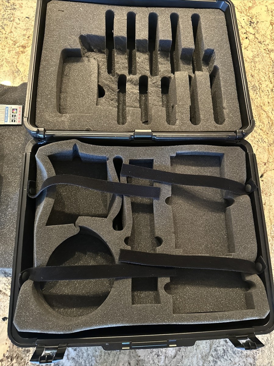 PHOTO RESEARCH SPECTRASCAN PR-650 With Case - No Charger Or PHOTO RESEARCH SPECTRASCAN PR-650 With Case - No Charger Or