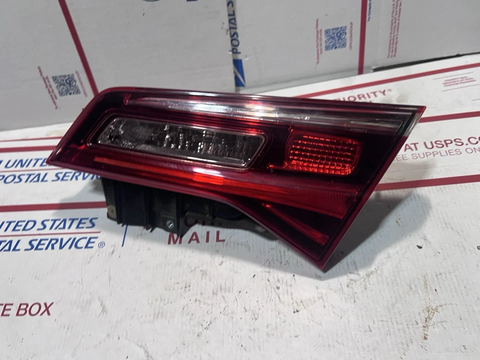 ACURA ILX 2016-2018 CONJUNTO DE LUCES TRASERAS INTERIORES TRASERAS, OEM Foto 3 de 4