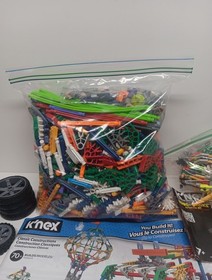 Knex Over 1000 K'nex Pieces 3 Sets Mixed Lot 1 Green Moter 10 Wheels 3 Booklets