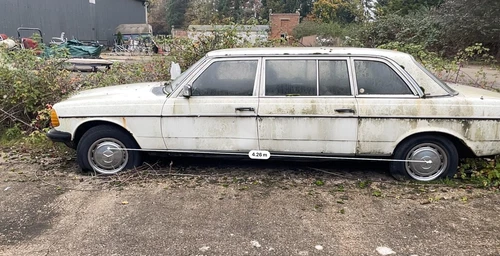 BARN FIND Mercedes 250 Limousine 19809 - Picture 3 of 5