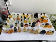 53 Miniatures De Parfum De Collection 