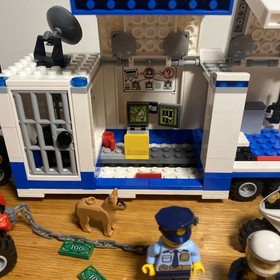LEGO CITY: Mobile Command Center (60139) ~ Retired - Nearly Complete