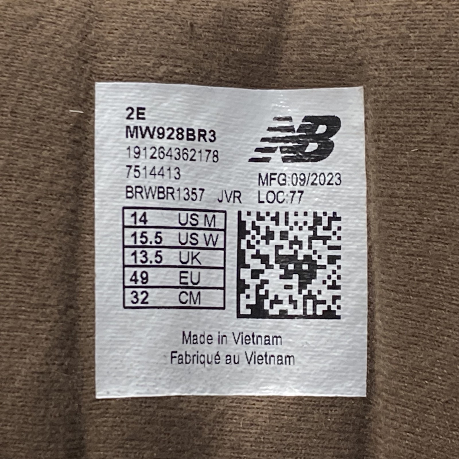 New Balance Brown Solid Athletic Walking Shoes Me… - image 6