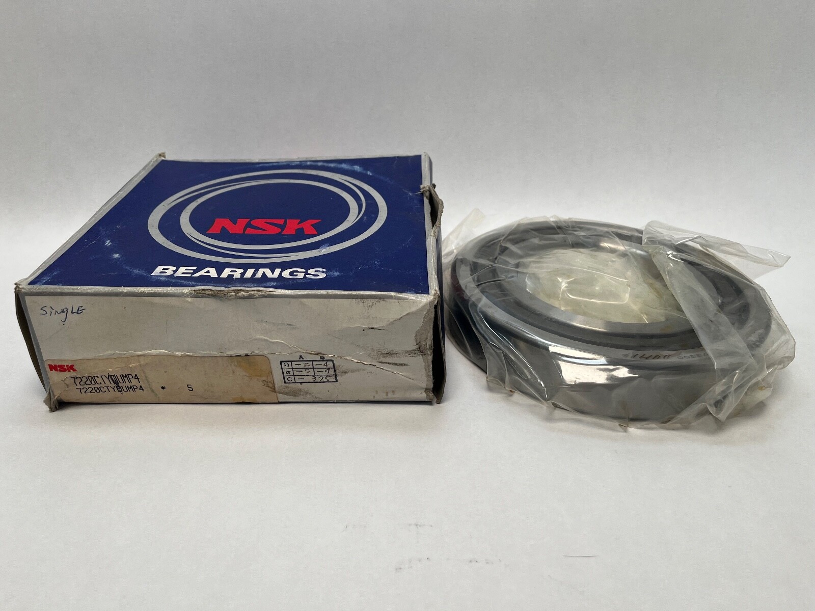 NSK 7220CTYSUMP4 Bearing 100x180x34mm 7220C Japan High Precision