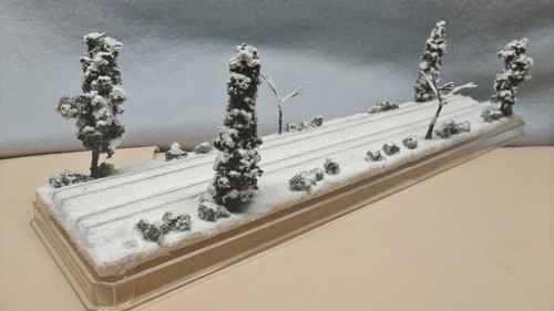 N SCALE 16" DOUBLETRACK DISPLAY CASE -WINTER SNOW SCENE -FOR ANY N TRAIN - Picture 6 of 11