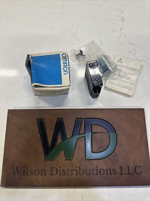 OMRON E3JM-DS70M4T-US / E3JMDS70M4TUS Photoelectric Eye NIB