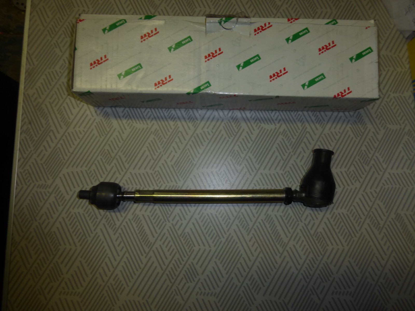 Rotule de direction JRA161 neuve pour un parallélisme parfait sur Peugeot 205