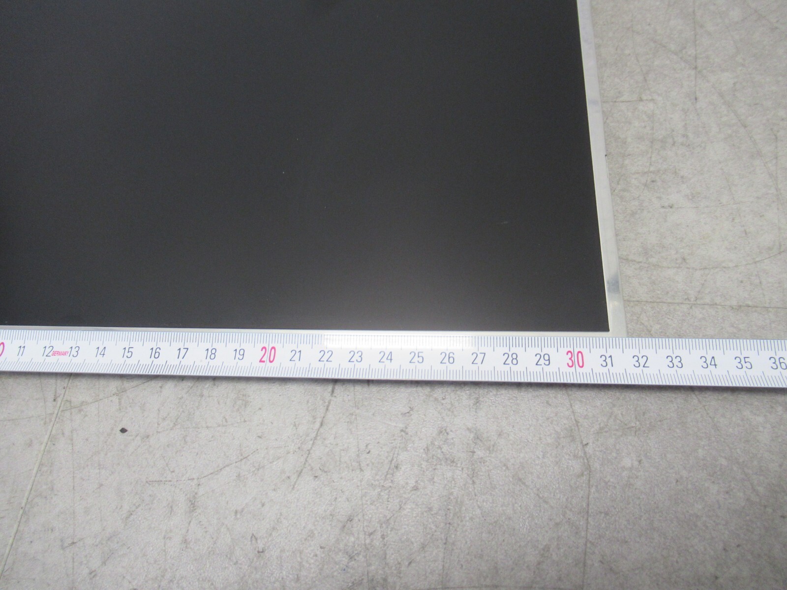 Id Tech N150U3-L01 Display with Inverter Hitachi INVC642 from VHX Microscope