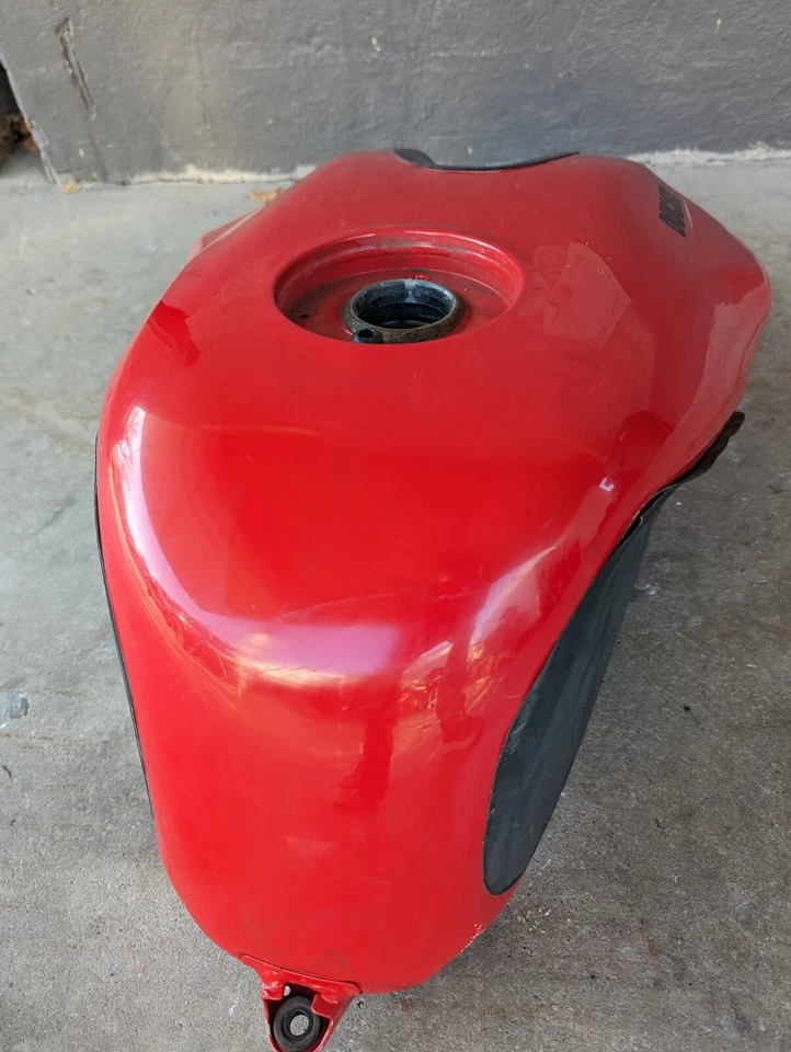 99-03 Ducati 996 s RED GAS TANK FUEL CELL PETROL RESERVOIR 748 916 998 #9011 - Image 2 of 4