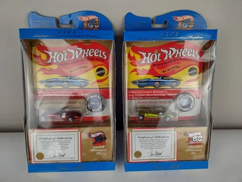 Hot Wheels 1969 Authentic Commemorative Replica 1:64 Twin Mill Red Line Set Of 2