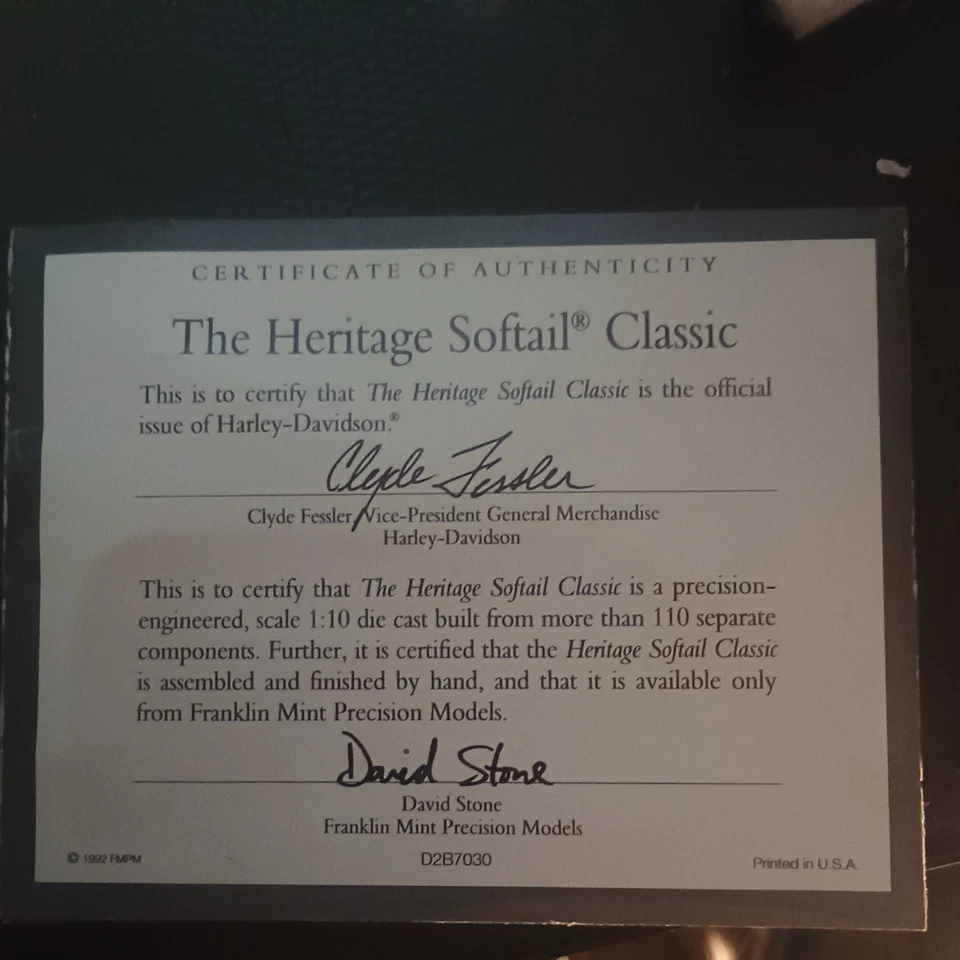 The Heritage Softail Classic Diecast con papeleo y caja original Foto 4 de 4