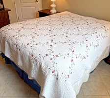 Better Homes  Gardens Hannalore Quilt Full/Queen 90x92 White Roses Cottage