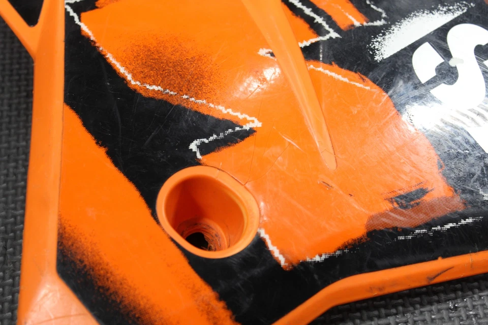 KTM 450SX 2006 OEM tanque de combustible izquierdo derecho cubiertas de tanque plástico 5480805000004 Foto 4 de 4