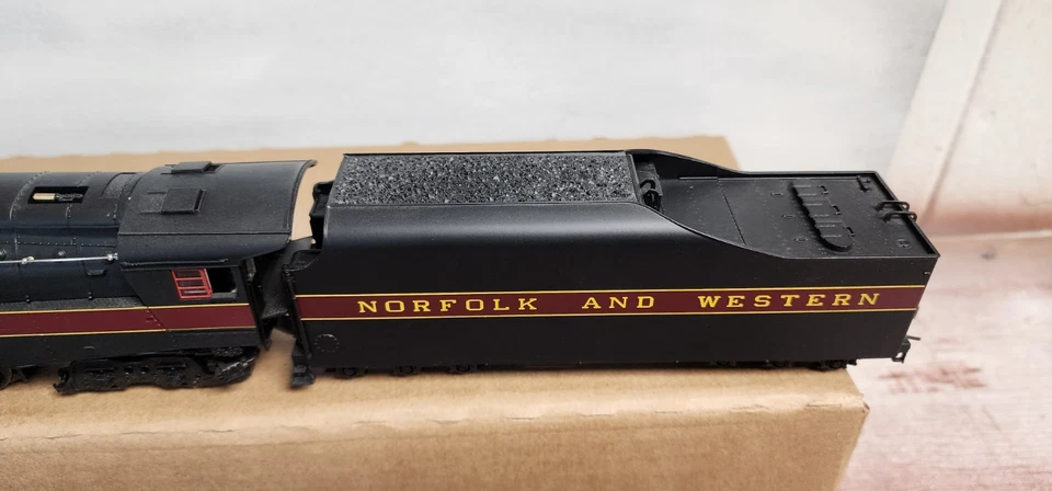 Broadway Ltd Paragon 2 HO - 2551 Norfolk & Western J Class 4-8-4 Steam Loco 611 - Image 4 of 4