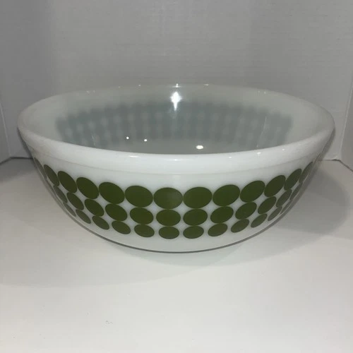 Vintage PYREX  #404 GREEN POLKA DOTS Mixing BOWL 4 Quarts Made in USA Read