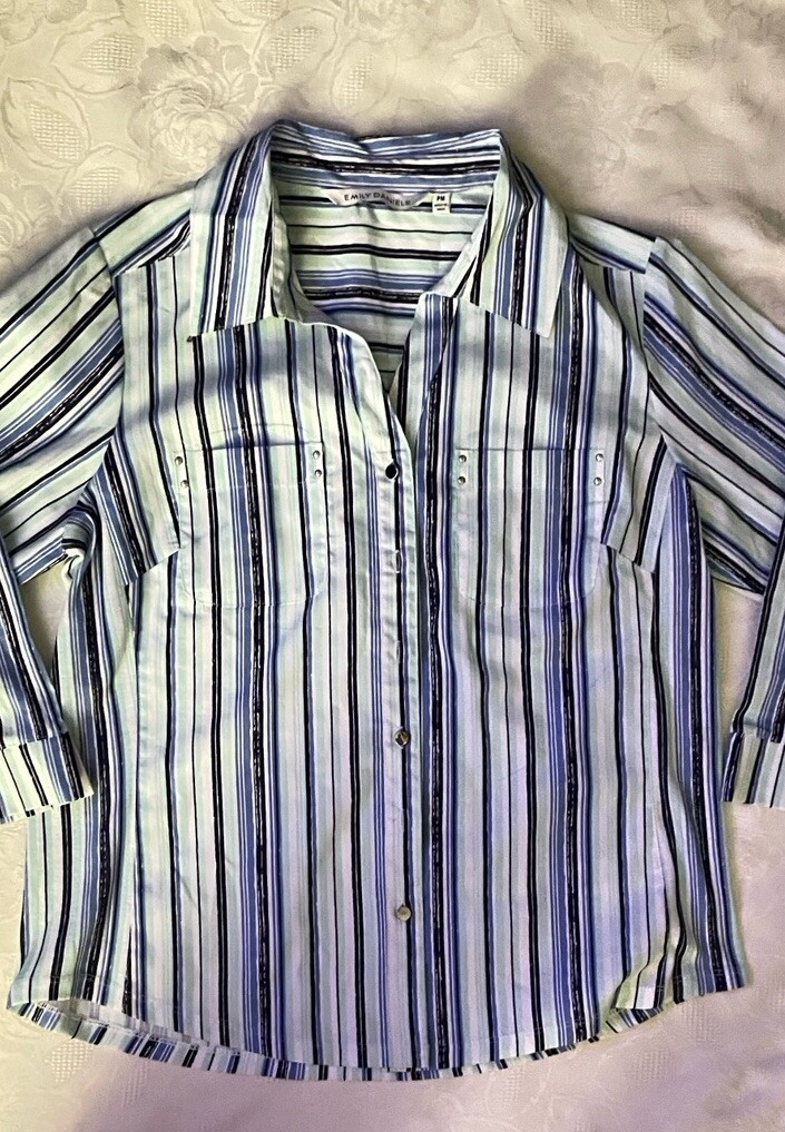Women's Emily Daniels Petite Medium Button Down Shirt-image