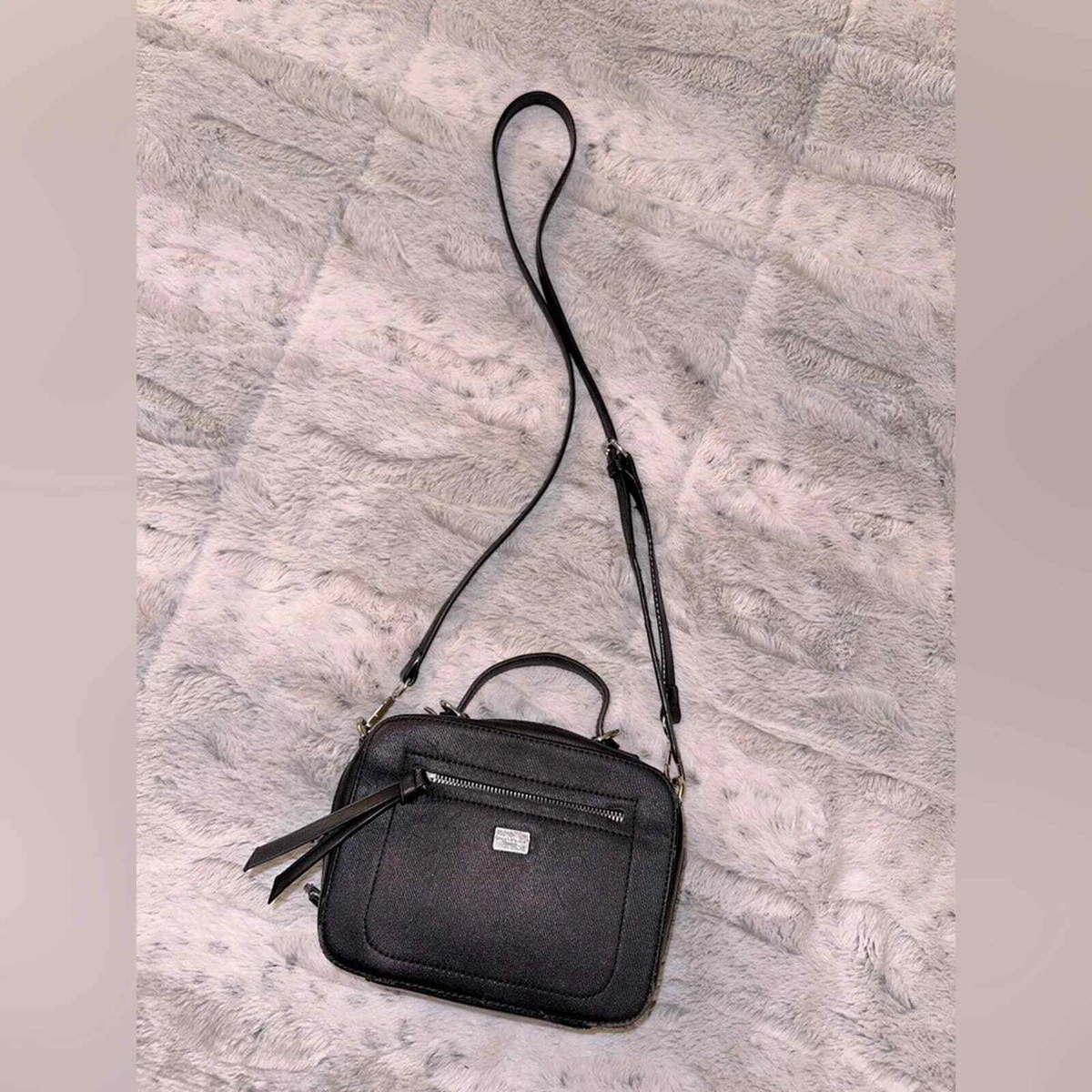 David Jones Paris Sling Bag / Leather Crossbody Bag