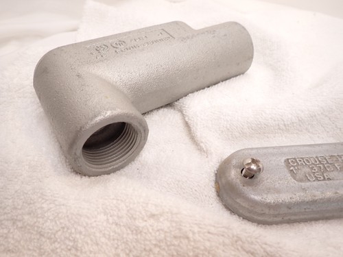 CROUSE-HINDS 1" FORM 7 CONDUIT OUTLET BODY LB37 W/HEAVY COVER BUY MORE/SAVE + - Picture 5 of 6