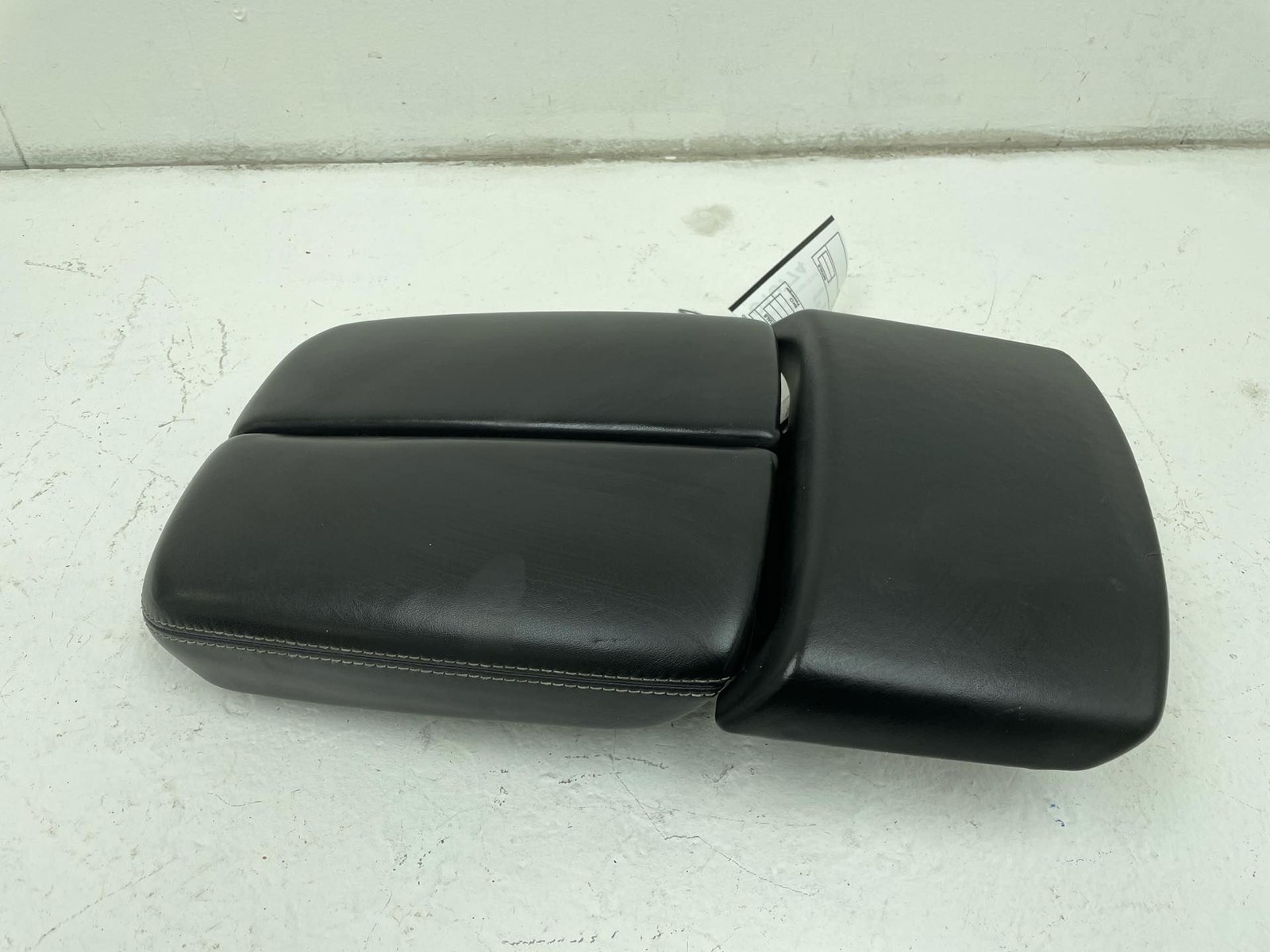 2015-2020 BENTLEY BENTAYGA Center Console Storage Lid Arm Rest Assembly Beluga